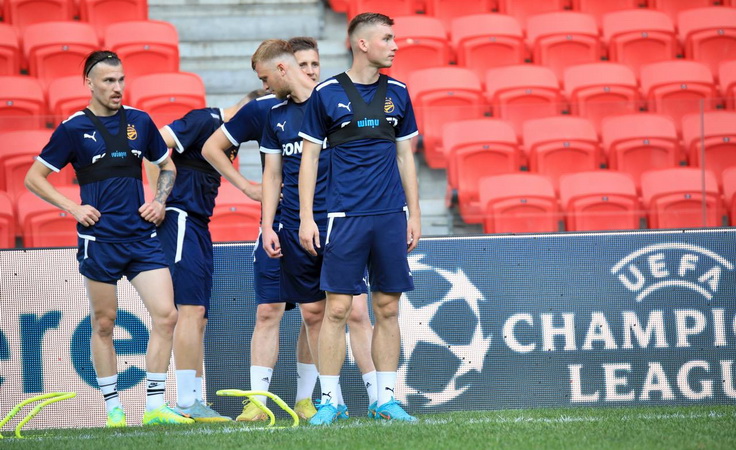 Тренировка БАТЭ на "Эйр Албании". Фото ФК БАТЭ