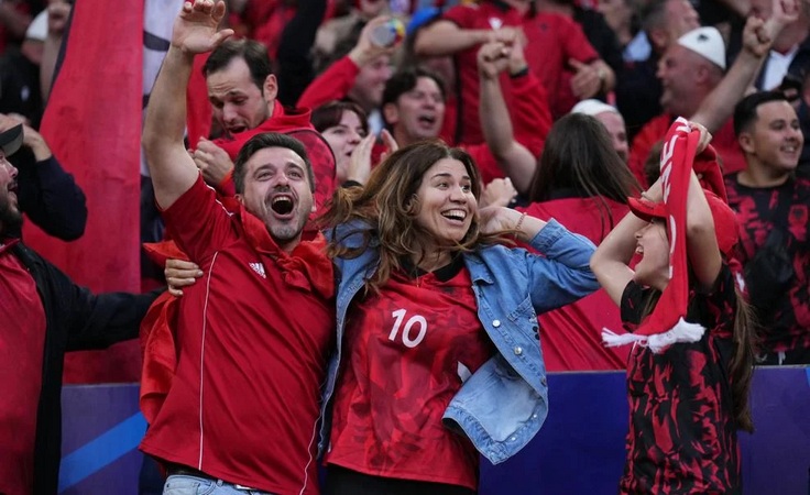 Болельщики сборной  Албании. Фото uefa.com