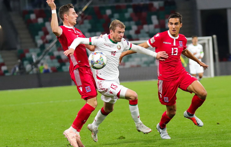 Лига Наций (2018/19). Беларусь - Люксембург. С мячом Павел Нехайчик. Фото БФФ