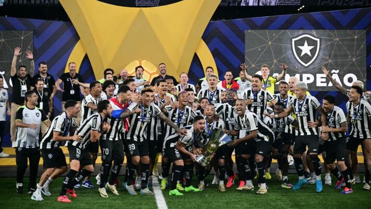 "Ботафого" сделал "золотой дубль": вслед за Кубком Либертадорес "черно-белые" в 3-й раз выиграли чемпионат Бразилии