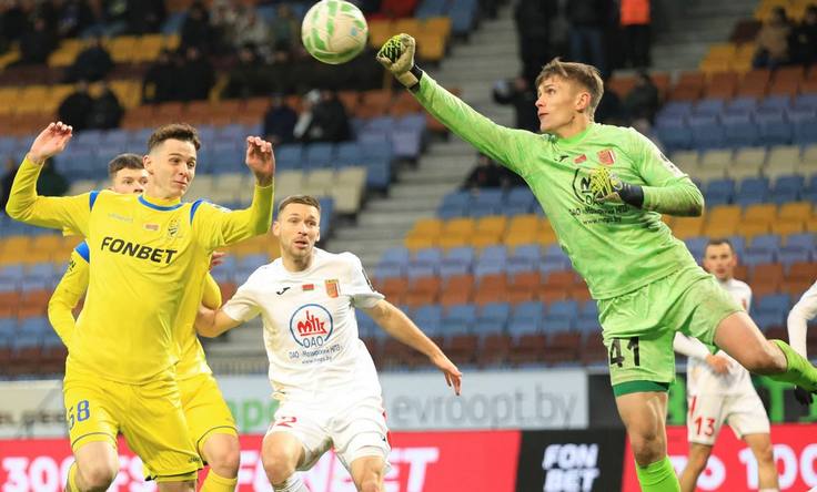 Бурный борисовский поток и сдержавшая его плотина. "Славия" еще не гарантировала медали, так как БАТЭ провел, возможно, лучшую игру в сезоне