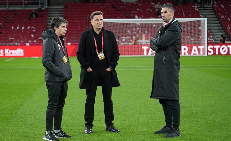 Карлос Алос на стадионе "Паркен". Фото БФФ