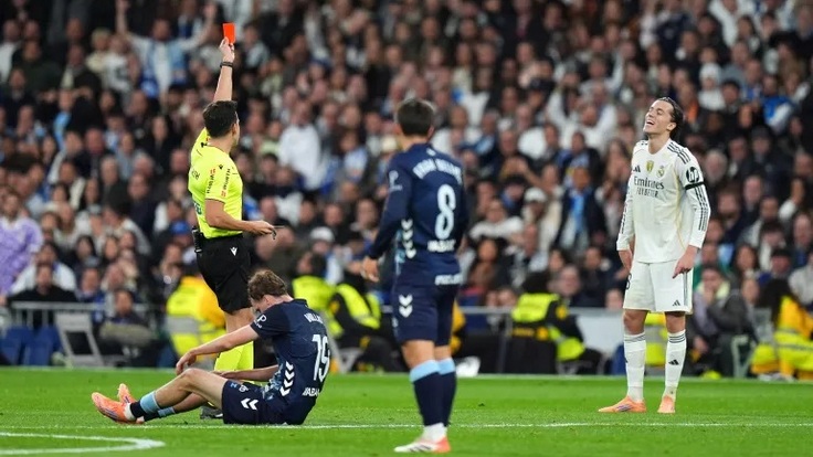 Испания-2025/26. 15-й тур. Реал Мадрид - Сельта - 0:2. Удаление Альваро Каррераса