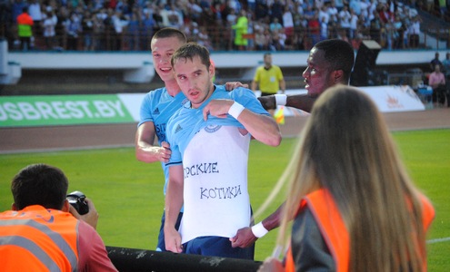 ЛЕ-2018/2019. "Динамо-Брест" - "Атромитос" - 4:3. Павел Савицкий. Майка. Фото Эдуарда Белемука