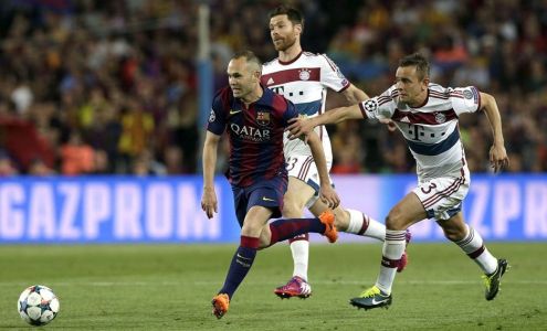 Иньеста оставляет за спиной Шаби Алонсо и Рафниью, а "Барселона" - всех конкурентов