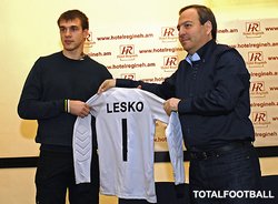 "Пюник" представил белорусского голкипера Артура Лесько