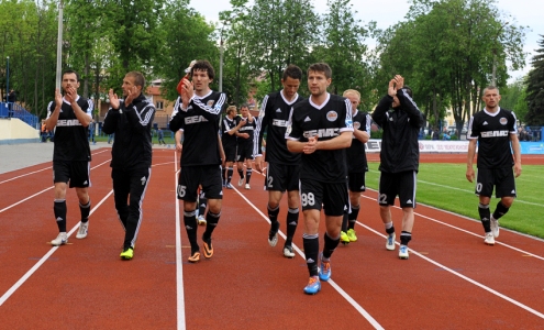 ЧБ-2014. Футболисты "Торпедо"-БелАЗ после победы над минским "Динамо". Фото torpedo-belaz.by